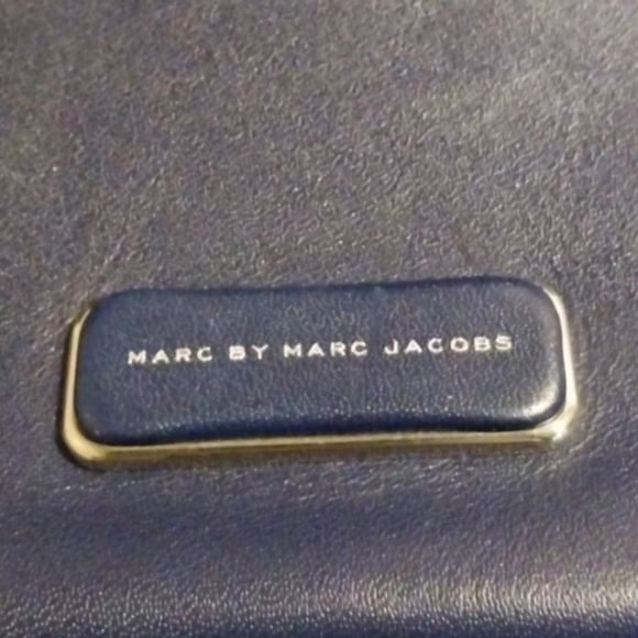 Mark Jacob's Cross Body Bag - Picture 5 of 12